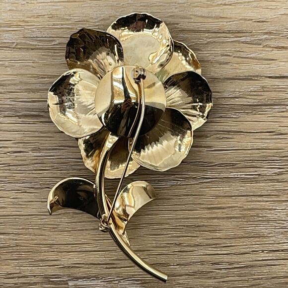 Vintage Faux Pearl Gold Tone Rose Flower Brooch Floral Pin 2.25 in - Picture 3 of 5